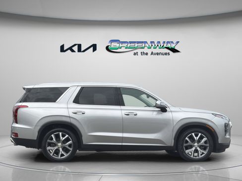 Used 2022 Hyundai Palisade SEL w/ Premium Package FWD image 7