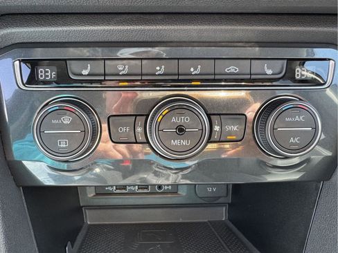 Used 2020 Volkswagen Tiguan SE w/ Panoramic Sunroof Package AWD/4WD image 28