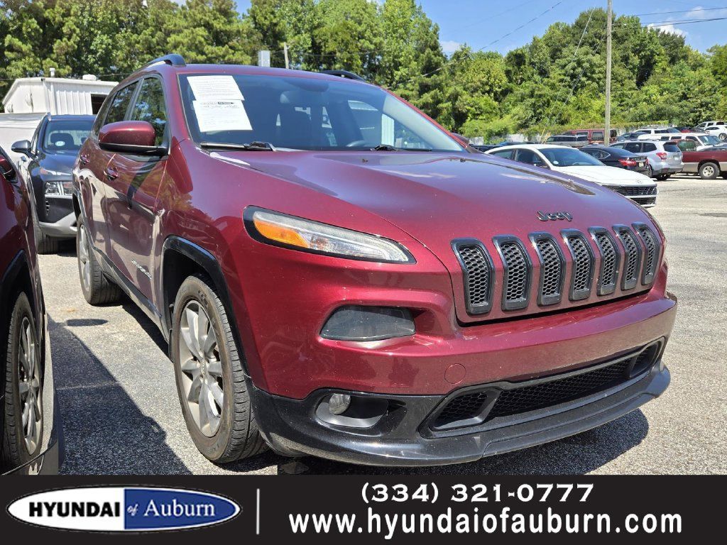 Used 2018 Jeep Cherokee Latitude FWD image 1