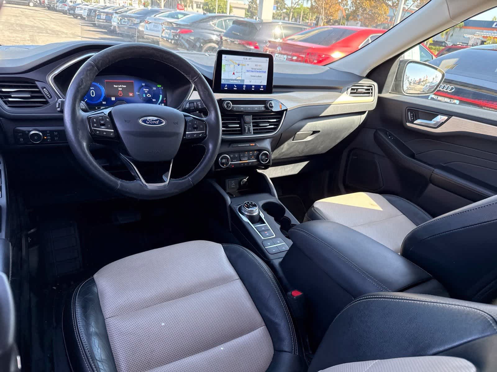 Used 2021 Ford Escape Titanium w/ Titanium Premium Package FWD image 23
