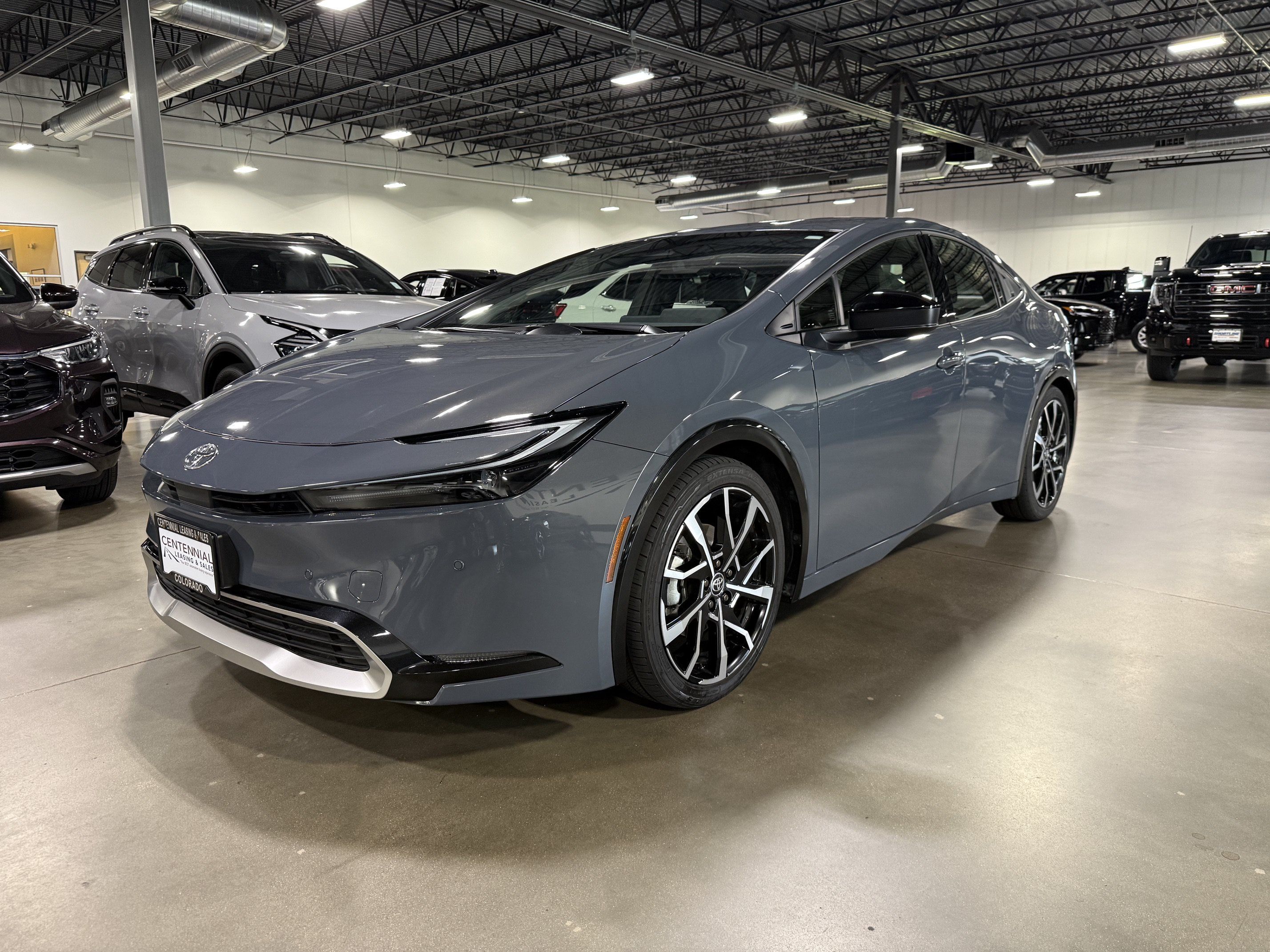 Used 2024 Toyota Prius Prime FWD image 3