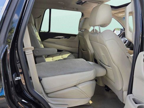 Used 2020 Cadillac Escalade Luxury AWD/4WD image 20