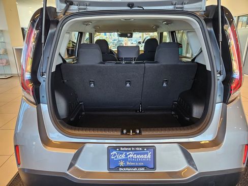 Used 2025 Kia Soul LX w/ LX Technology Package FWD image 30