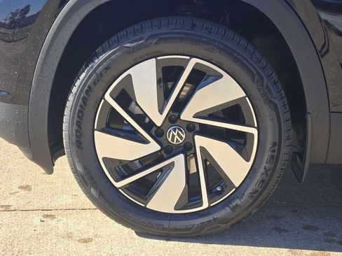 New 2026 Volkswagen Atlas SE FWD image 9