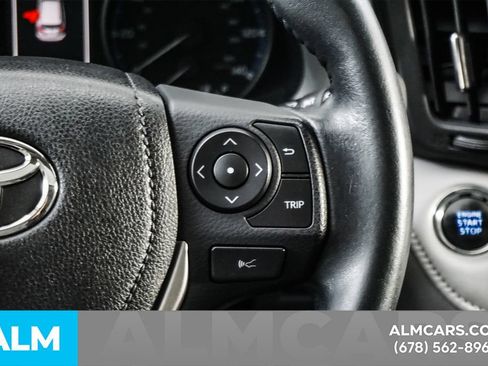Used 2018 Toyota RAV4 XLE AWD/4WD image 27
