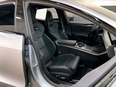 Used 2025 Tesla Model S Plaid image 10