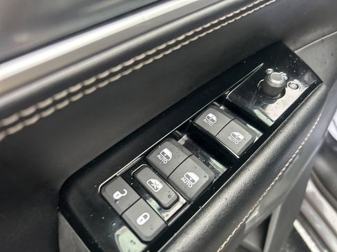 Used 2023 Jeep Wagoneer L Series II image 17