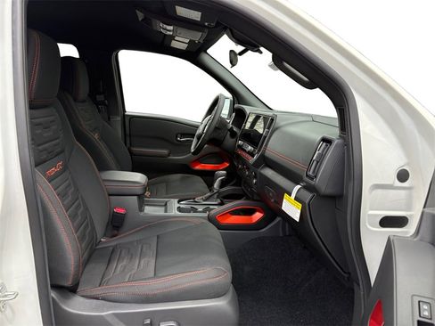 New 2025 Nissan Frontier PRO-4X image 15