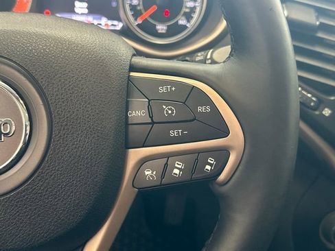 Used 2014 Jeep Cherokee Limited w/ Technology Group AWD/4WD image 34