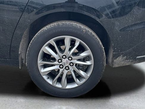 Used 2023 Buick Enclave Avenir image 25