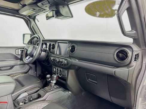 Used 2022 Jeep Gladiator Overland image 27