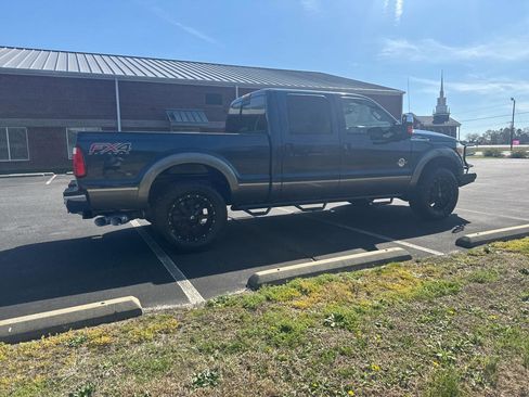 Used 2014 Ford F250 Lariat w/ Lariat Ultimate Package image 4