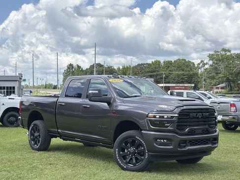 New 2026 RAM 2500 Laramie AWD/4WD image 11