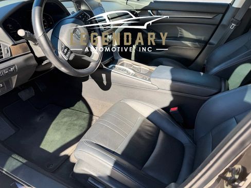 Used 2018 Honda Accord Touring image 11