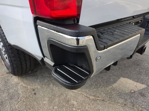 Used 2024 Ford F250 Lariat AWD/4WD image 32