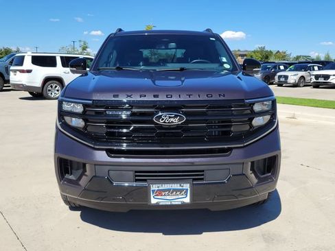 Certified 2025 Ford Expedition Platinum w/ Stealth Appearance Package AWD/4WD image 5
