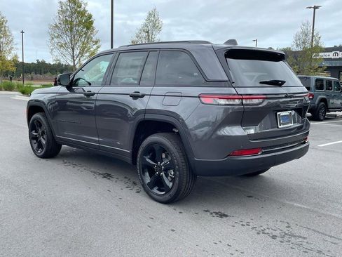 New 2025 Jeep Grand Cherokee Altitude image 35