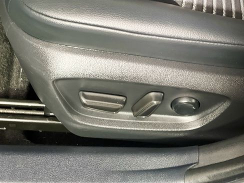 Used 2022 Toyota Camry SE image 15