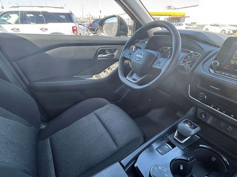 Used 2025 Nissan Rogue SV image 33