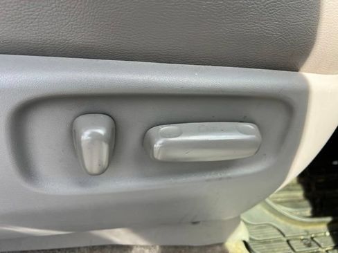 Used 2008 Toyota Sienna XLE FWD image 36
