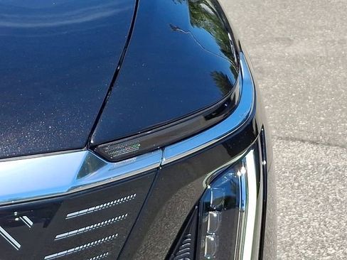 Certified 2026 Cadillac Vistiq Luxury AWD/4WD image 7