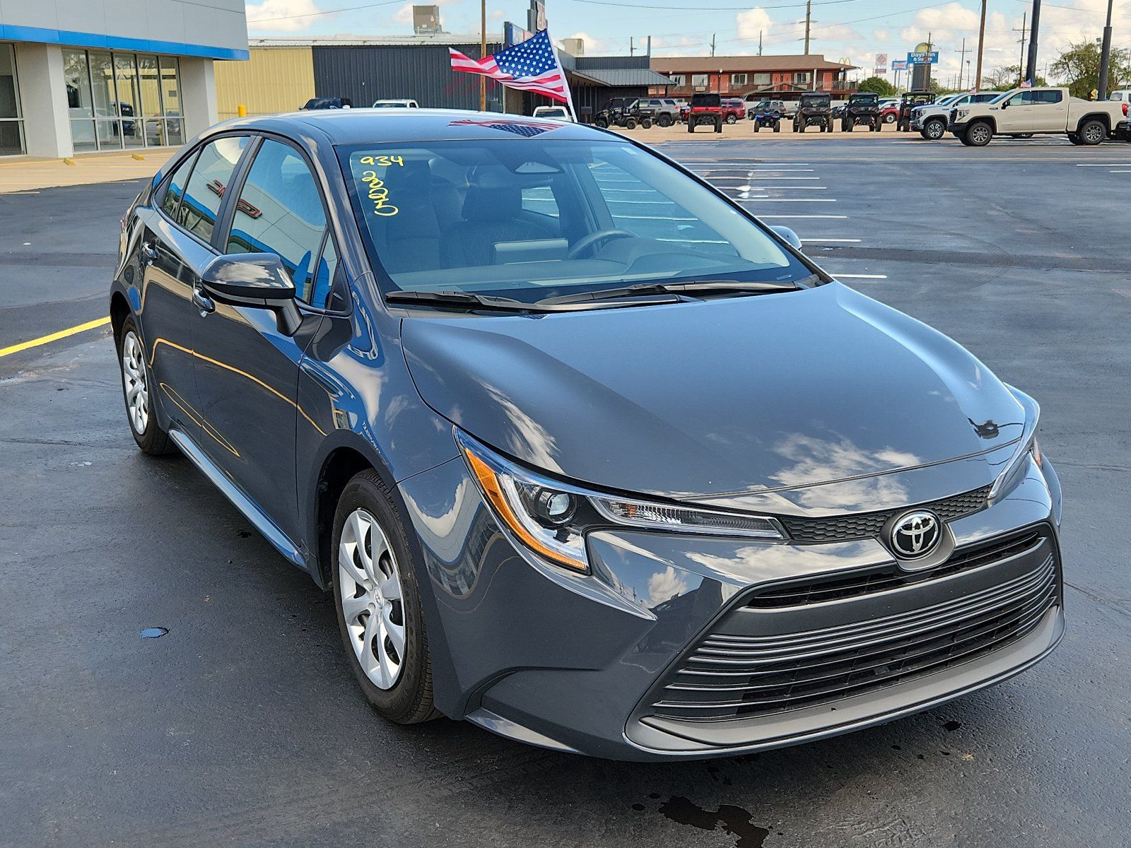 Used 2025 Toyota Corolla LE FWD image 6