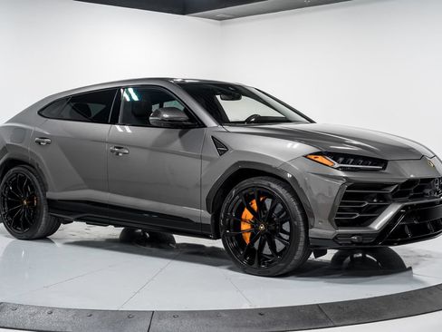 Used 2022 Lamborghini Urus AWD/4WD image 44