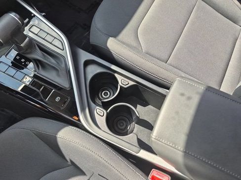 Used 2025 Kia Niro LX FWD image 23