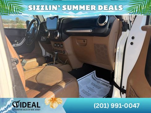 Used 2016 Jeep Wrangler Unlimited Sahara w/ Connectivity Group AWD/4WD image 21