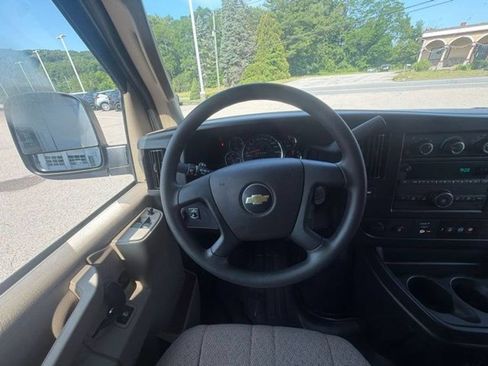 Certified 2025 Chevrolet Express 2500 RWD image 15