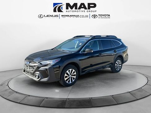 Used 2023 Subaru Outback Premium image 1