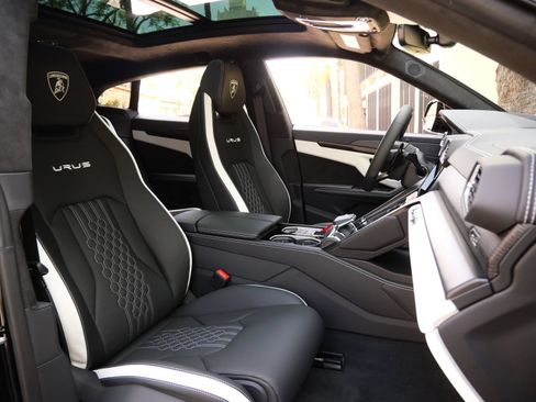 Used 2024 Lamborghini Urus S AWD/4WD image 8