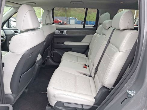 Used 2025 Hyundai Santa Fe Limited image 11