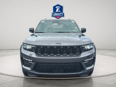 New 2025 Jeep Grand Cherokee Limited w/ Black Appearance Package