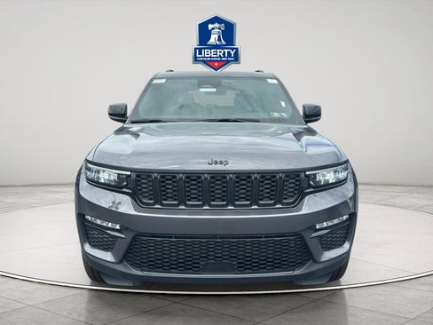 New 2025 Jeep Grand Cherokee Limited w/ Black Appearance Package AWD/4WD image 1