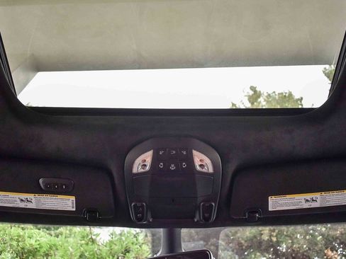 New 2026 Chrysler Pacifica Pinnacle w/ Trailer Tow Group image 15