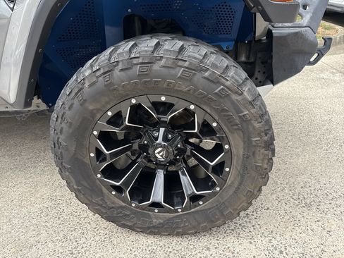 Used 2021 Jeep Wrangler Unlimited Sahara AWD/4WD image 12