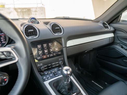 Used 2025 Porsche 718 Cayman Style Edition image 15