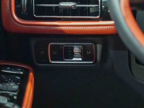 Used 2025 Lincoln Aviator Reserve w/ Jet Appearance Package image 28