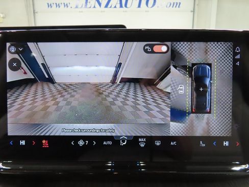 Used 2025 Ford Expedition Max Platinum w/ Platinum Ultimate Package image 21