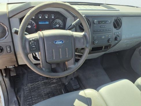Used 2016 Ford F250 XL image 3