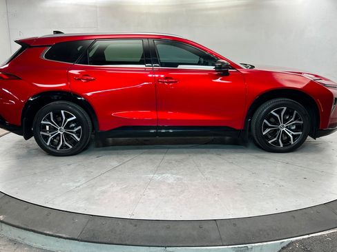 Used 2025 Toyota Crown Signia image 7