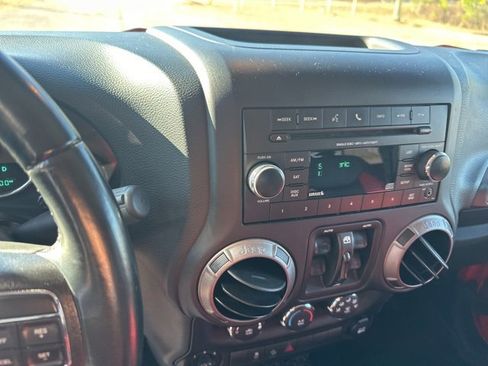 Used 2018 Jeep Wrangler Unlimited Sport S image 4