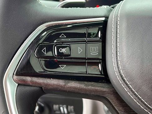 Certified 2023 Jeep Grand Cherokee L Overland w/ Luxury Tech Group IV AWD/4WD image 22