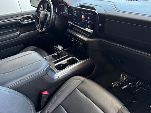 Used 2024 Chevrolet Silverado 1500 LTZ w/ LTZ Convenience Package II AWD/4WD image 18