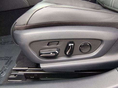 Used 2024 Lexus ES 300h Ultra Luxury image 17