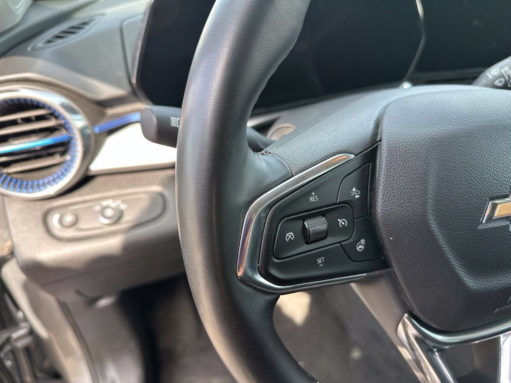 Used 2025 Chevrolet Trax LT w/ LT Convenience Package FWD image 19
