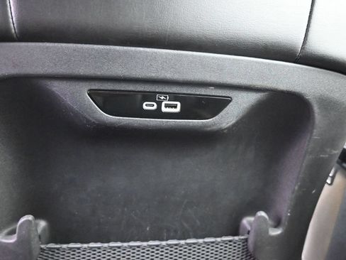 Used 2023 Chrysler Pacifica Touring-L FWD image 20