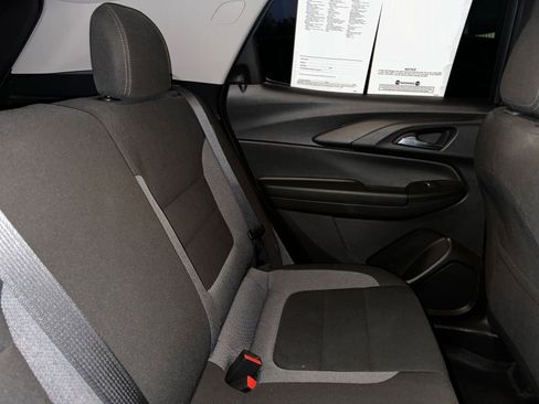 Used 2025 Chevrolet TrailBlazer LT image 35