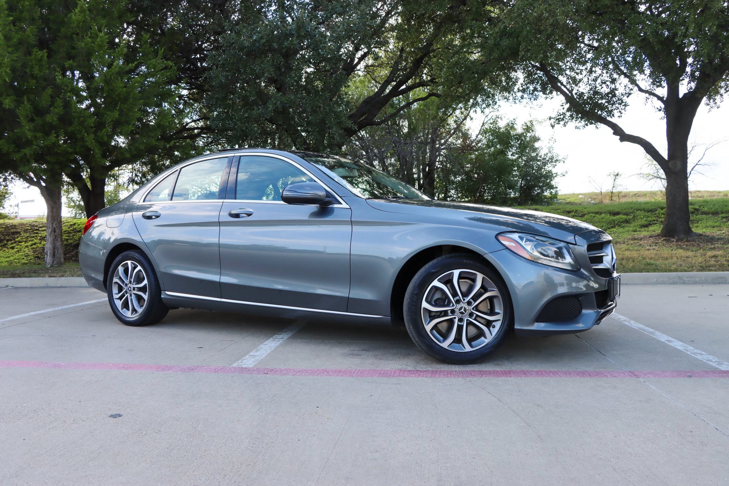 Used 2017 Mercedes-Benz C 300 4MATIC Sedan image 1